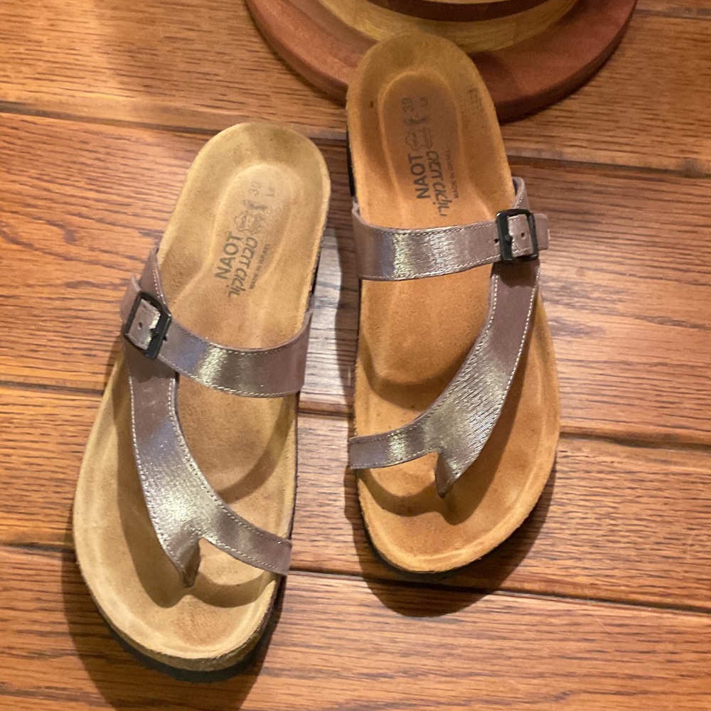 Naot Women's Metallic Silver Leather Toe-Post Sandals